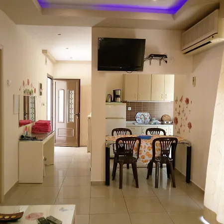 Holiday home Dimos Palaiontsiflikion